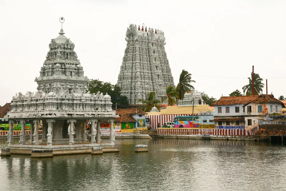 Murudeshwar Shiva statue and coast